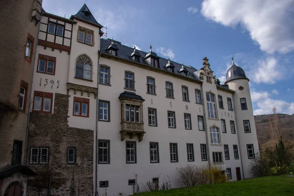 Schloss Namedy Einem Sonnigen Frühlingstag — Stockfoto