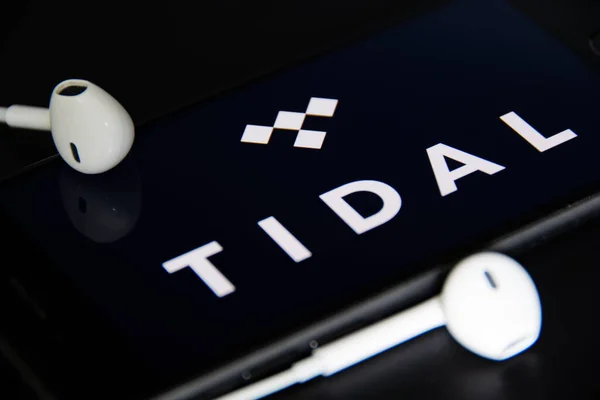 Rheinbach Mai 2021 Nahaufnahme Des Tidal Logos Auf Dem Bildschirm — Stockfoto