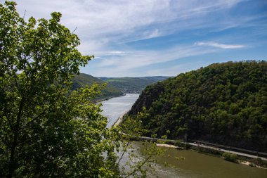 İlkbaharda Orta Ren Vadisi 'nin harika manzarası