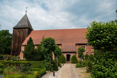 18. yüzyıldan kalma Prerow 'daki denizci kilisesi.