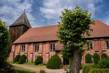 18. yüzyıldan kalma Prerow 'daki denizci kilisesi.