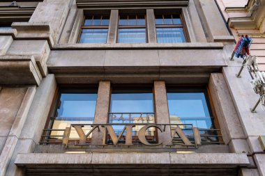 Prag, Çek Cumhuriyeti - 20 Ocak 2025: Çek Cumhuriyeti 'nde YMCA, daha çok gençlik gönüllülüğü ve Hıristiyanlık temelli, eğitime karşı batıdaki sağlık, fitness ve spor salonlarına odaklanıyor