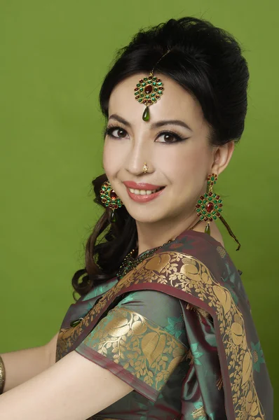 Asian woman in traditional clothing — Stock Photo, Image