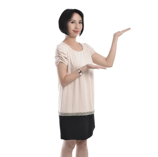 Attraktiv kvinna som står — Stockfoto