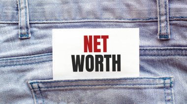 Kotun cebinden çıkan beyaz bir kağıttaki kelimeler kadar değerli. İş konsepti