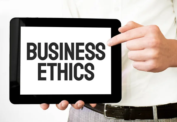 Текст Business Ethics Білій Паперовій Пластині Руках Бізнесмена Білому Пекарні — стокове фото