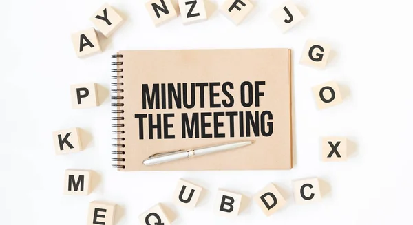 Text Minutes Meeting Craft Colored Notepad Block Wood Cubes White — Stock Photo, Image