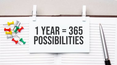 metin 1 yıl 365 ofis araçları ile günlük üzerindeki çıkartmalar üzerinde olasılıklar