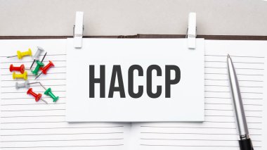 Ofis araçlarıyla günlükteki etiketleri hackle