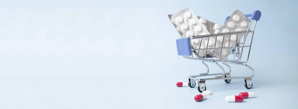 Φάρμακα Βιταμίνες Και Αντιοξειδωτικά Συμπληρώματα Τρόλεϊ Καλάθι Αγορών Απευθείας Σύνδεση — Φωτογραφία Αρχείου