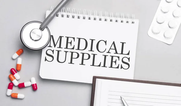 Stethoscope Pills Notebook Medical Supplies Text Medical Table — ストック写真