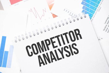 COMPETITOR ANALİSIS metin üzerinde kağıt arkaplan kalem ile