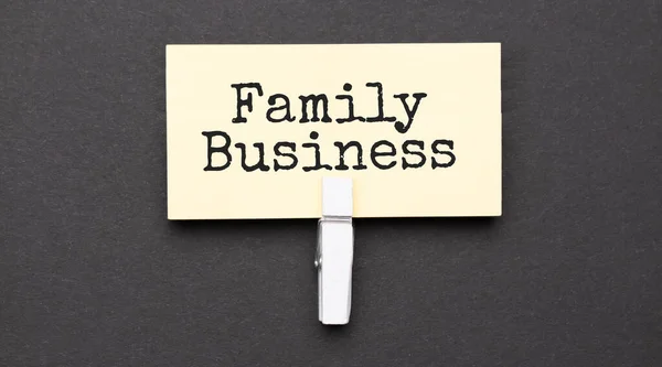 Family Business Tekst Papier Met Wihte Clip Zwarte Achtergrond — Stockfoto