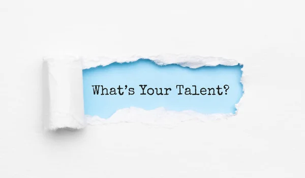 Texto Whats Your Talent Aparece Detrás Papel Amarillo Roto —  Fotos de Stock
