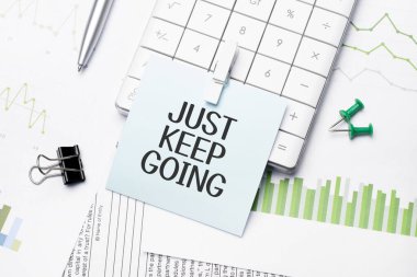 Mesaj atmaya devam et. Kağıt deftere yazılmış kelimeler. İş yeri. İş konsepti.