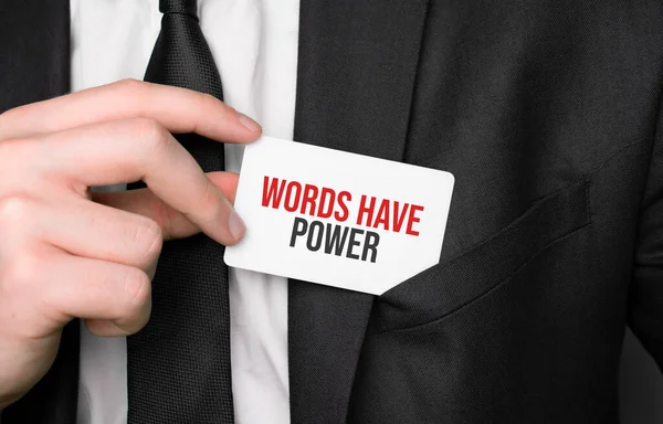 Biznesmen Posiadający Kartę Tekstem Words Have Power — Zdjęcie stockowe