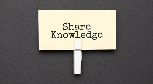 Share Knowledge Текст Папері Wihte Кліп Чорному Тлі — стокове фото