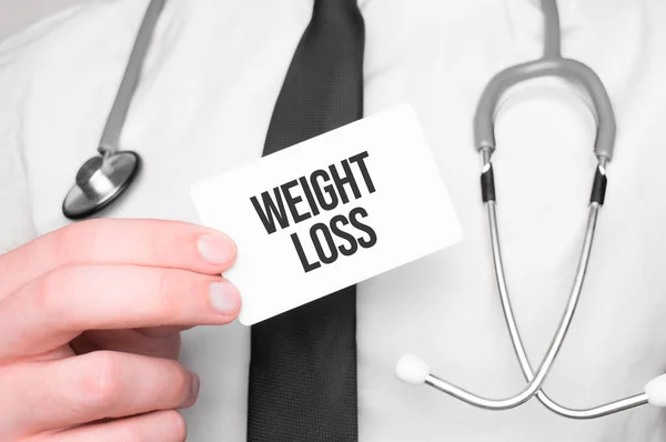 Arzt Hält Eine Karte Mit Text Weight Loss Medizinisches Konzept — Stockfoto