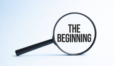 Başlangıç sözcüğünün olduğu büyüteç. İş konsepti