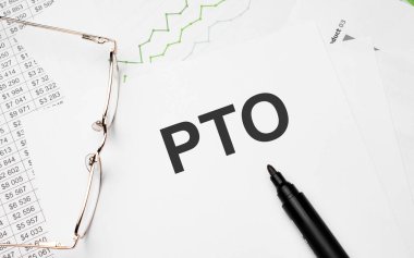 pto . Çizelge, kağıt, kalem ve gözlüklü kavramsal arkaplan