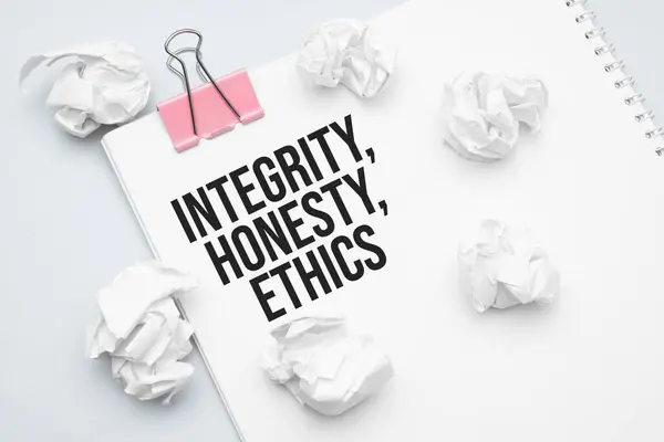 Integrity Honesty Ethics Порожній Аркуш Паперу Кліп Червоний Папір Слово — стокове фото