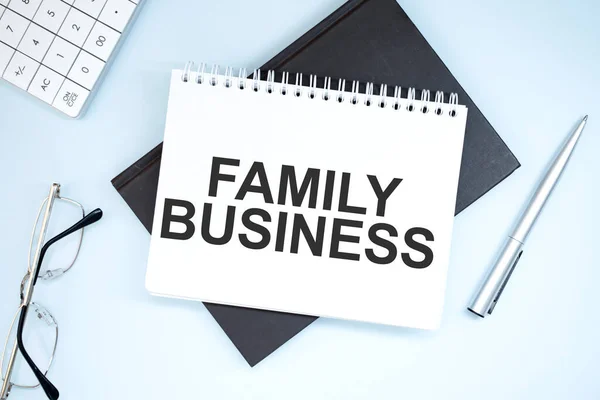 Tekst Schrijven Die Family Business Laat Zien Rekenmachine Pen Plattegrond — Stockfoto