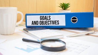 Belge klasörlü etiketler üzerindeki hedefler ve Hedefler