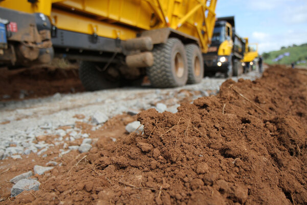 Грузовики-самосвалы
