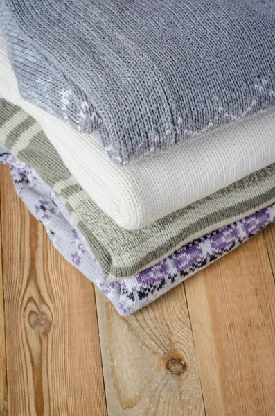 Hromada pletené svetry — Stock fotografie