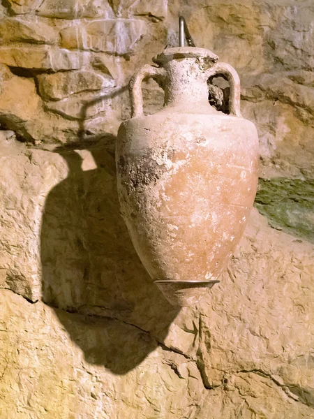 A falon Aincient amphora — Stock Fotó