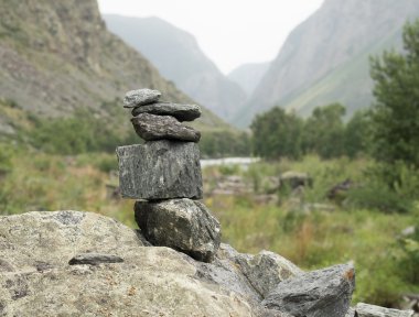 Rock cairn peyzaj, doku arka planda.