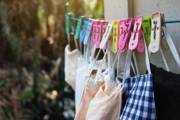 Máscara Colorida Ropa Algodón Lave Cuelgue Con Percha Pinza Ropa —  Fotos de Stock