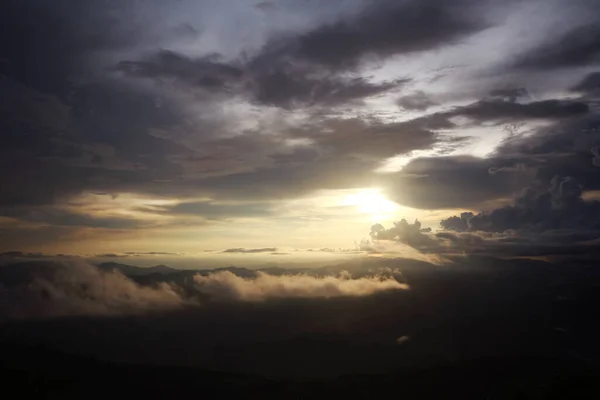 Bestemming Schemering Paradijs Van Gouden Zonsopkomst Zonsondergang Schijnt Mist Mist — Stockfoto