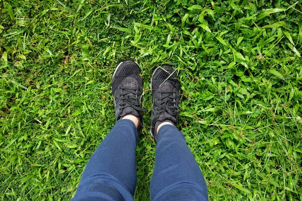 Top View Selfie Woman Feet Black Sneaker Stand Grass Filed — Stock Photo, Image