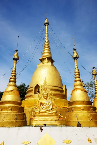 Dědictví Zlatý Buddha Socha Pagoda Nachází Hoře Thajské Myanmarské Hranice — Stock fotografie