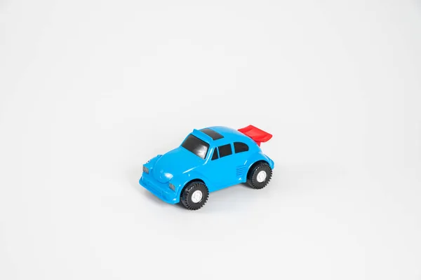 Speelgoed Plastic Auto Geïsoleerd Witte Achtergrond Blauwe Auto — Stockfoto