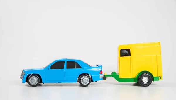 Juguete Infantil Coche Plástico Aislado Sobre Fondo Blanco Coche Pasajeros — Foto de Stock