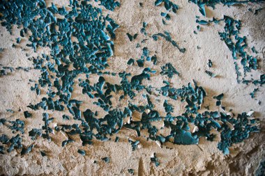 Düşen boya izleri olan eski beton duvarlar. Tasarım elementi. Arkaplan ve yüzey.