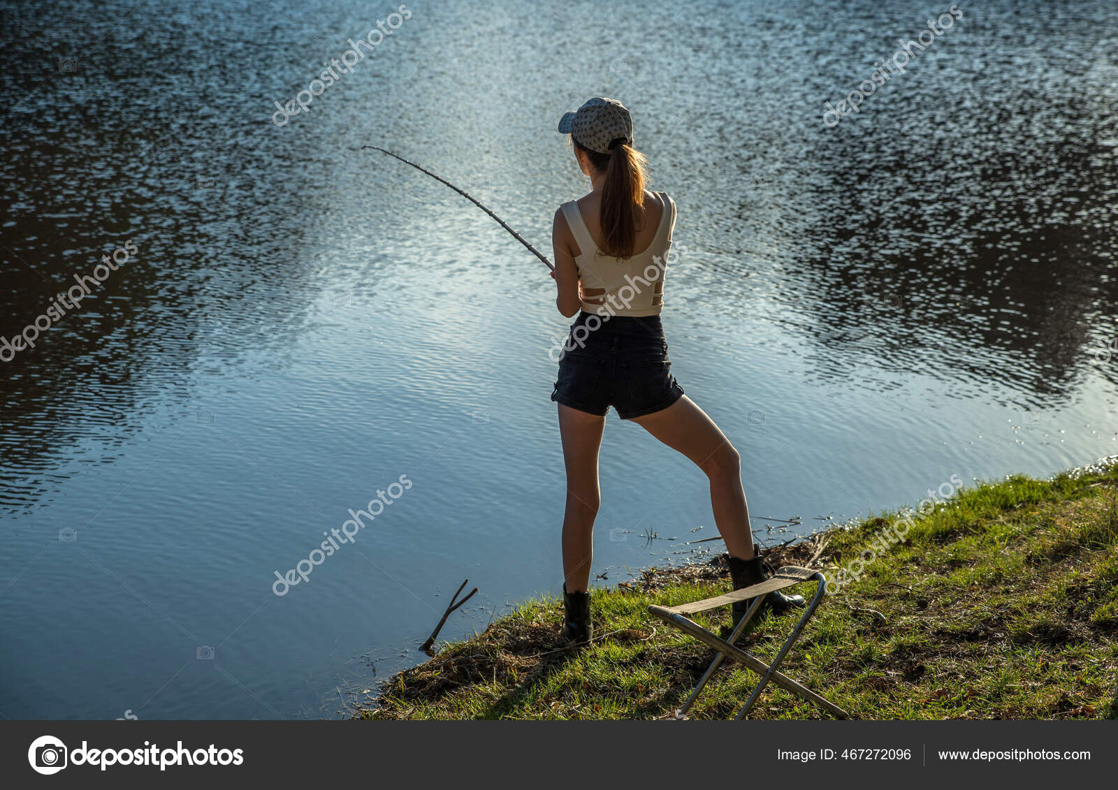 Girl Stands Shore Forest Lake Catches Fish Fishing Rod — Stock