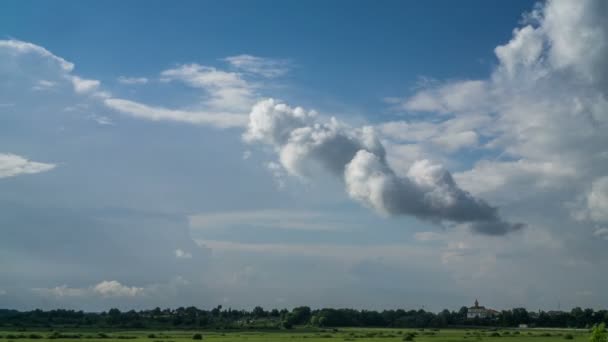 Vorming Beweging Van Wolken Aan Blauwe Zomerhemel — Stockvideo