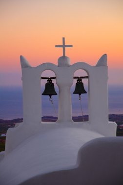 günbatımı bakan perissa beach, santorini, Yunanistan