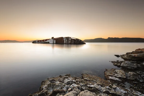 Mediterranean Sky Shipwreck at sunrise — Stock Photo, Image