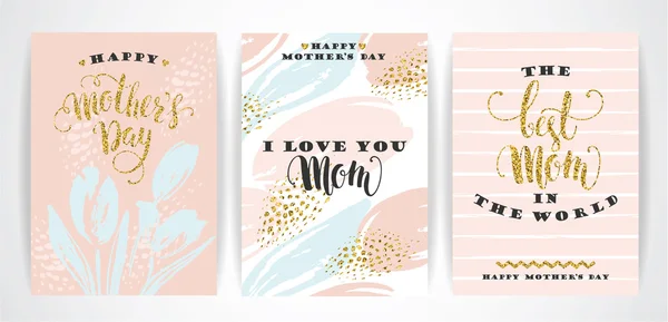 Set van Happy Mothers Day belettering wenskaarten met bloemen. — Stockvector