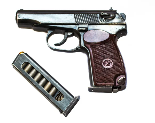 Rosyjski pistolet na białym tle — Zdjęcie stockowe