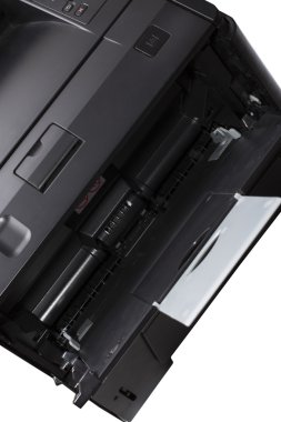 Beyaz arka plan beyaz kağıt ile izole Office lazer yazıcı