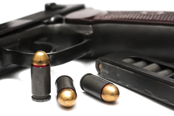 izole üzerinde beyaz arka plan Makarov sistem tabanca demonte