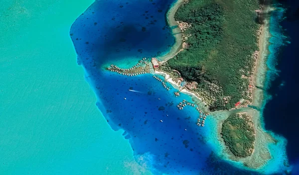 Landskap Kusten Semesterorten Bora Bora Från Fågelperspektiv Med Turkost Vatten — Stockfoto