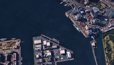 Japonya, başkent Tokyo kıyıları, altyapı, konut binaları, köprüler, eğlence ve körfezler