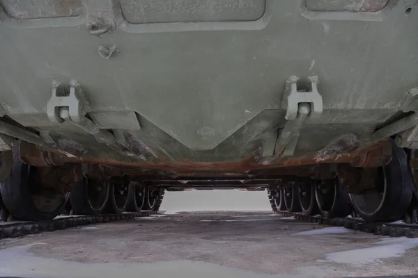 Подвеска Советского Гусеничного Танка Пьедестале Зимой — стоковое фото