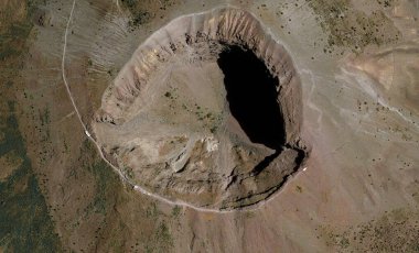 İtalya 'daki Vezüv Dağı' nın zirvesi ve ağzı.